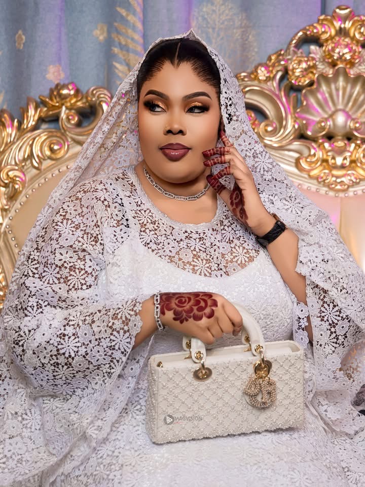 Diodio Glow resplendissante en blanc à la veille du Magal de Touba