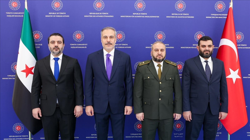 Rencontre entre Hakan Fidan et des responsables syriens à Ankara