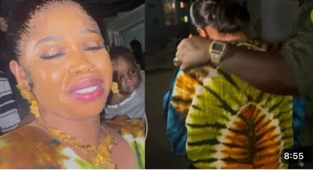 Des enfants acclament Mame Ndiaye Savon devant chez elle, l’influenceuse en larmes (Vidéo)