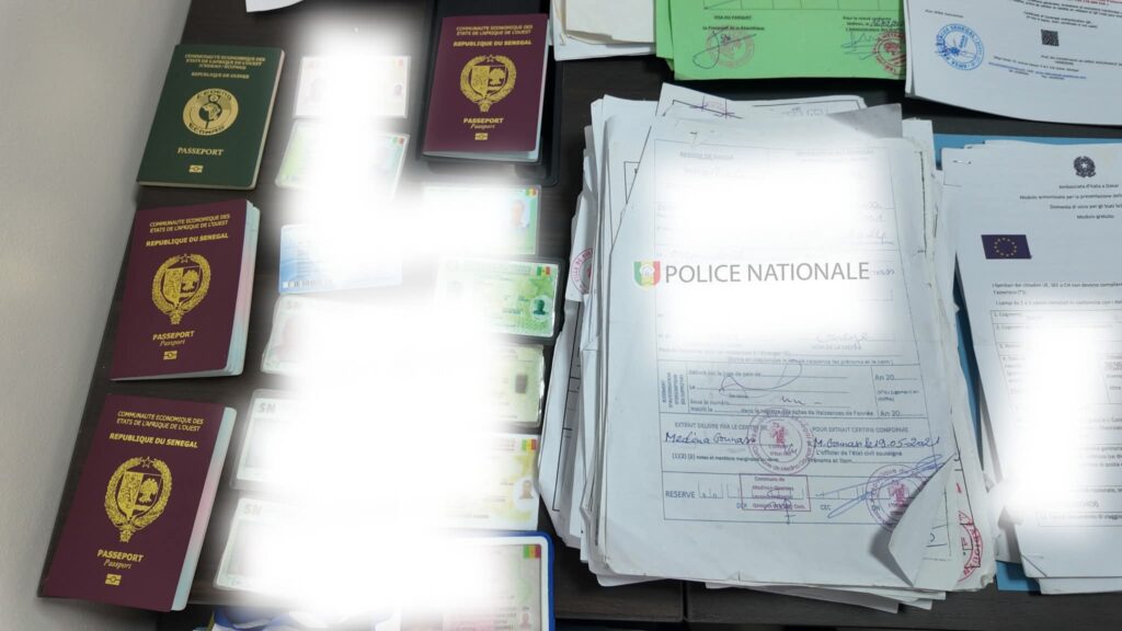 Deux individus arrêtés pour escroquerie au visa, une victime délestée de 1,6 million FCFA