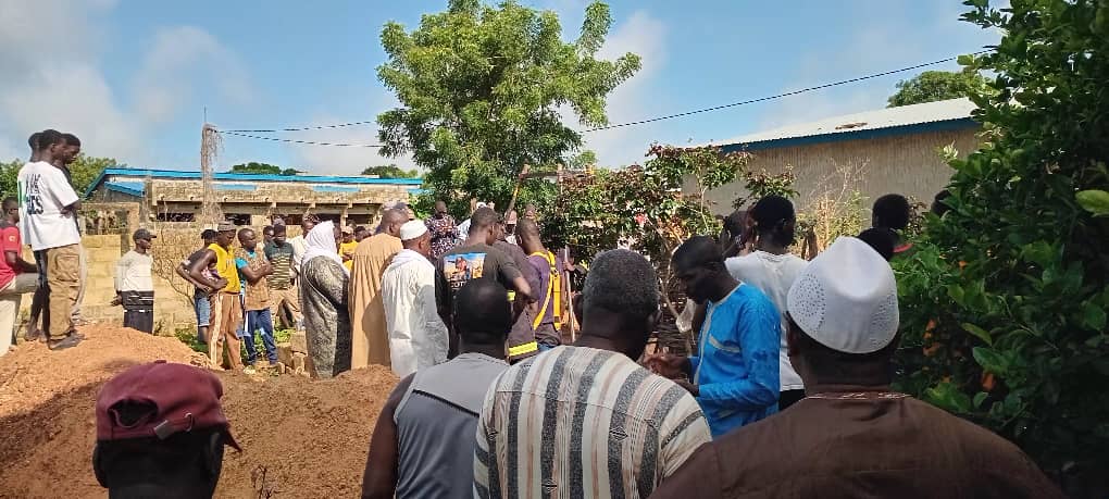 Un aide-puisatier décède après une chute dans un puits