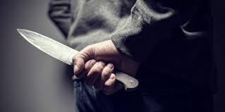 un homme poignardé à mort après une tentative de vol