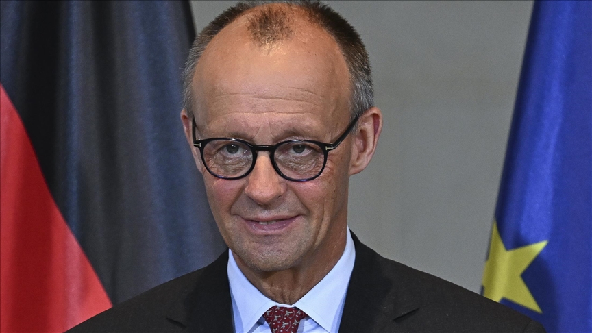 Friedrich Merz accuse la Russie de déstabilisation lors des célébrations de l&rsquo;indépendance