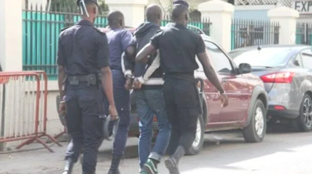 Un ancien joueur pro tombe, un coach accablé, la DNLT frappe fort