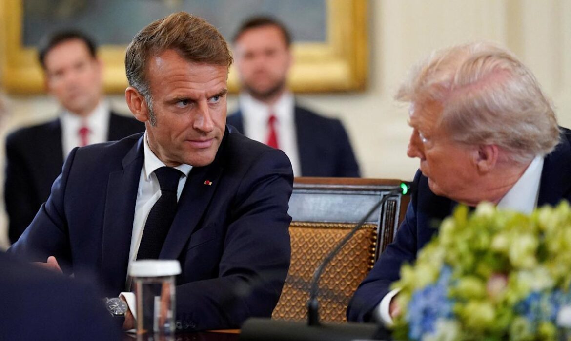 Ce que Donald Trump a chuchoté à l&rsquo;oreille d&rsquo;Emmanuel Macron sur Poutine
