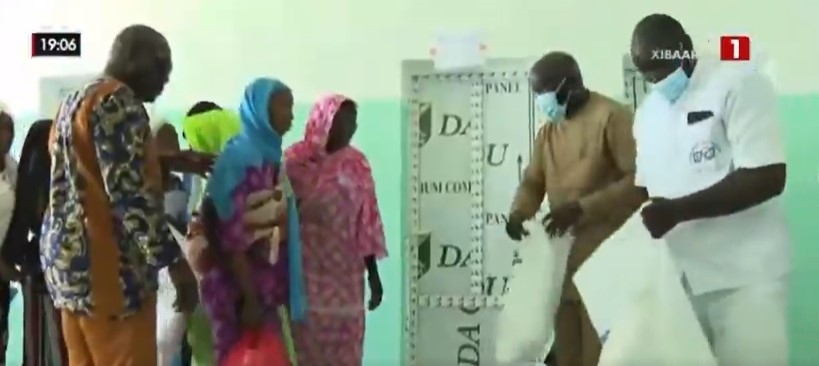 Des centaines de pèlerins soignés gratuitement grâce à la Première Dame Absa Faye, Regardez!