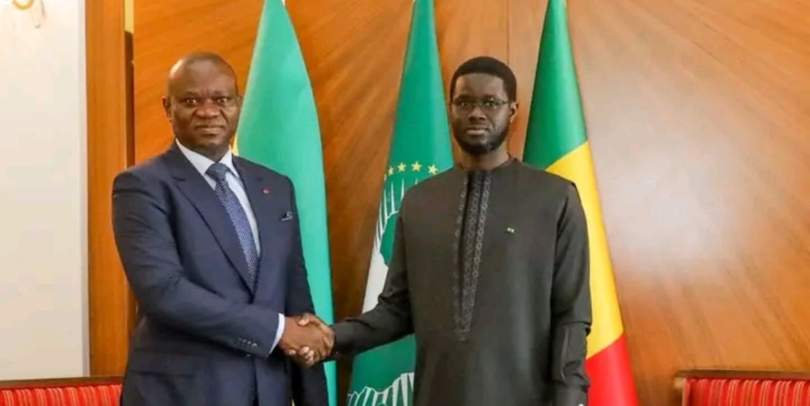 Bassirou Diomaye Faye, Oligui Nguema et le modèle gabonais