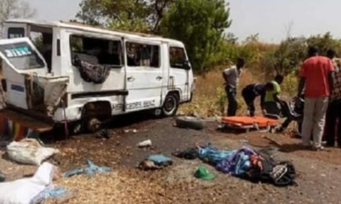 Accident sur l’axe Louga–Saint-Louis : 18 blessés dans une collision entre deux minicars