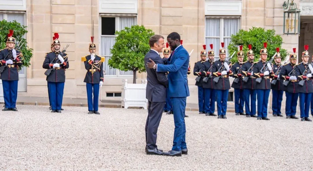 Le président français, Emmanuel Macron, confirme
