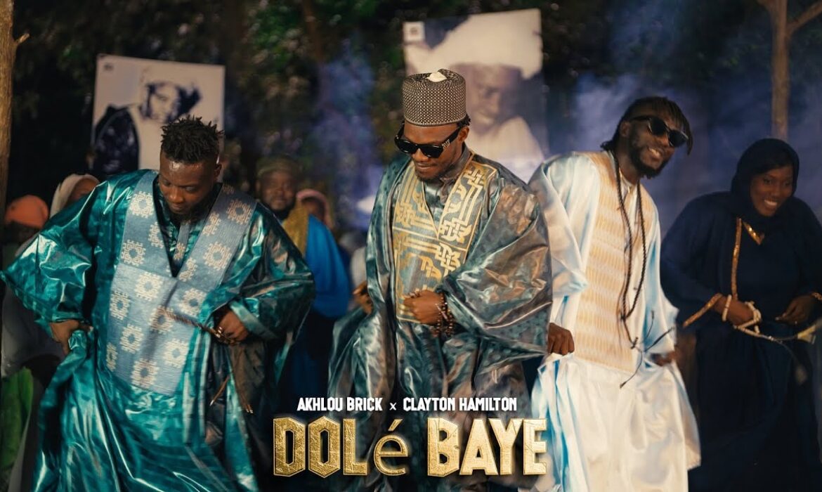 « Dolé Baye » : Le nouveau clip d’Akhlou Brick pour le Gamou (vidéo)