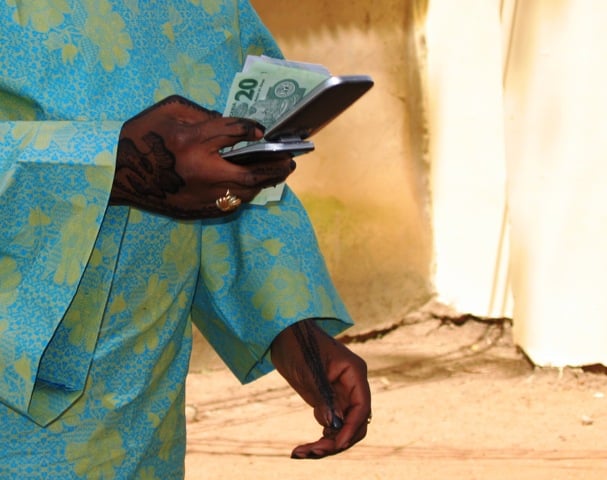 Mobile money au Sénégal : du populisme à la réflexion critique ( Par Dr Abdourahmane Ba )