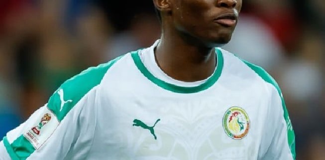 Anderlecht rend hommage à Moussa Ndiaye, endeuillé après la mort de son jeune frère décédé par Noyade