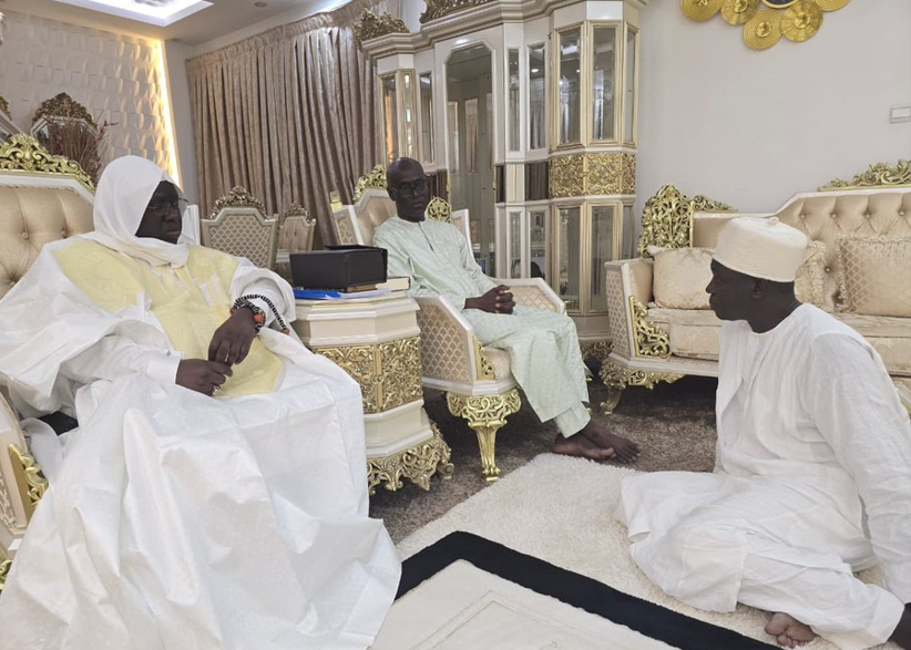 Thierno Alassane Sall reçu par le Khalife général des Layènes