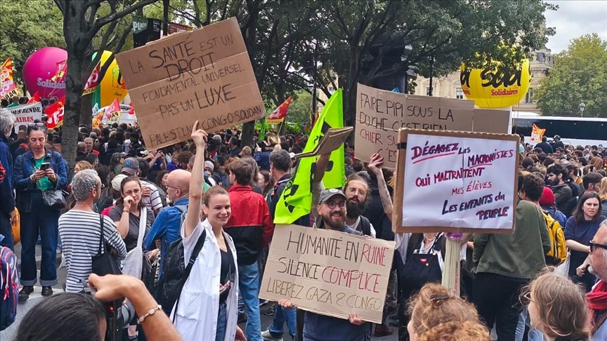 Près de 200 000 manifestants pour « Bloquons tout », heurts à Paris