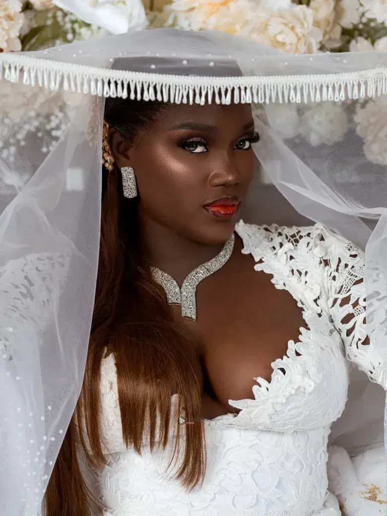 Mamy Cobra en robe de mariée : mariage ou buzz ?