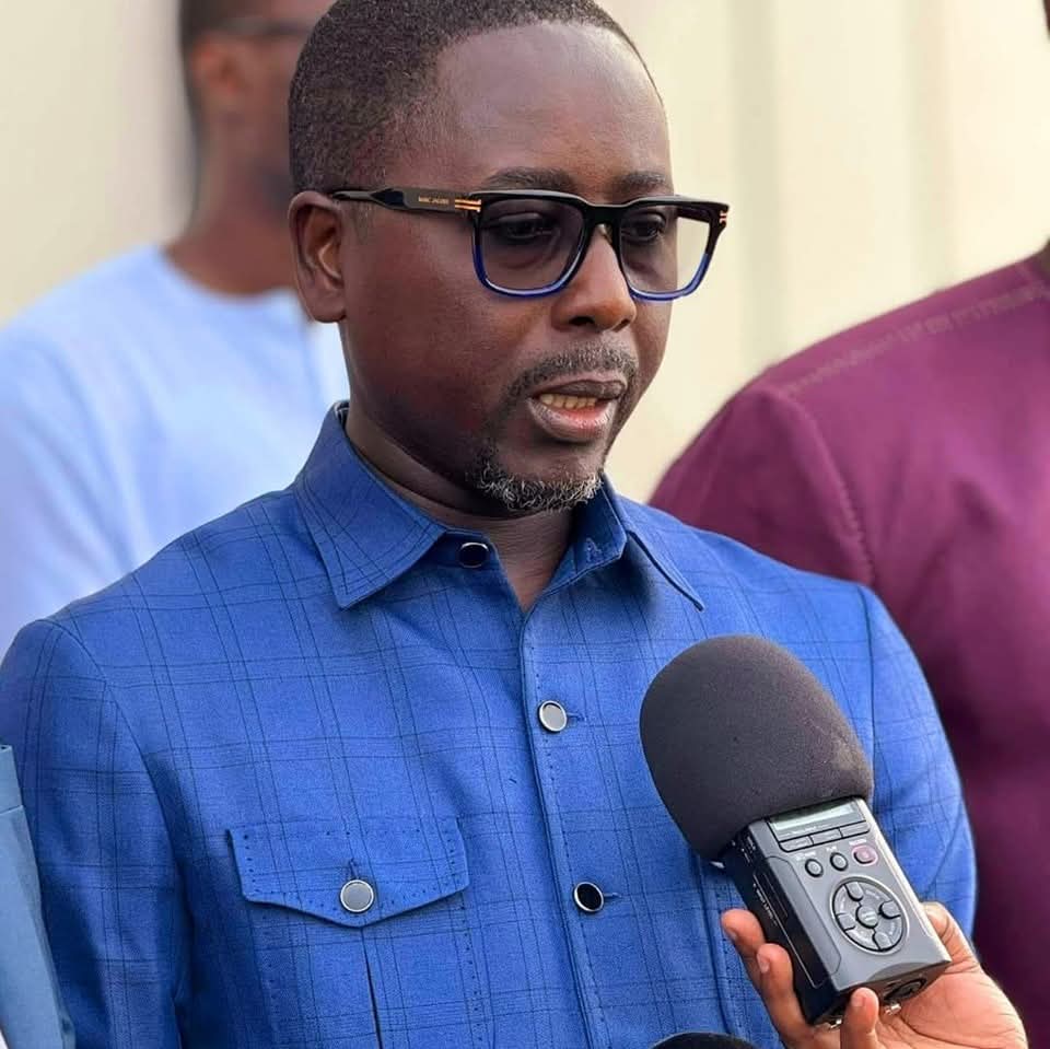 Pape Alé Niang dissout trois cellules