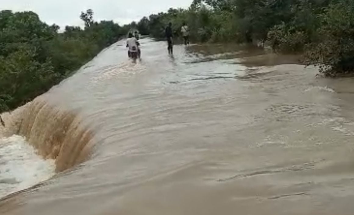 Axe Méreto–Koumpentoum impraticable après de fortes pluies, les autorités interpelées