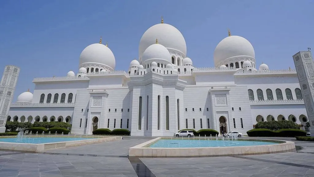 Ousmane Sonko a prié à la Grande Mosquée Sheikh Zayed (05 photos)