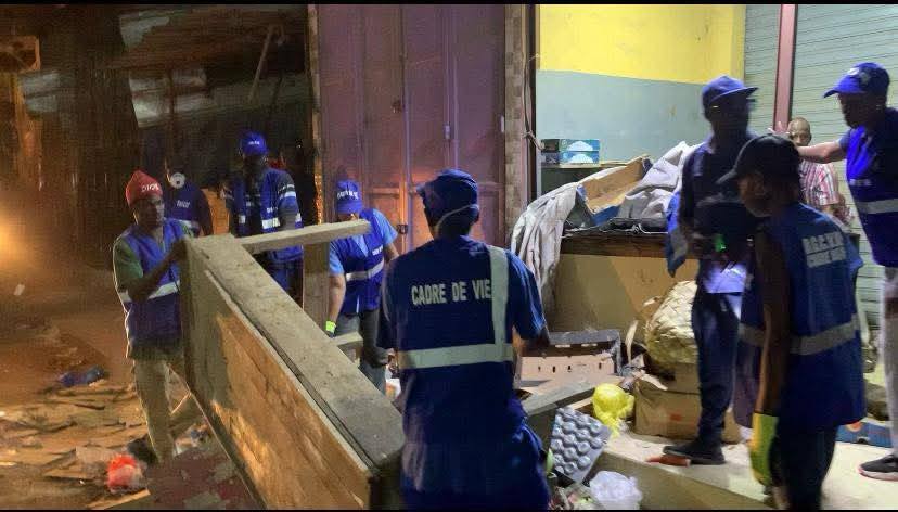 vaste opération de désencombrement au marché Bou Bess (photos)