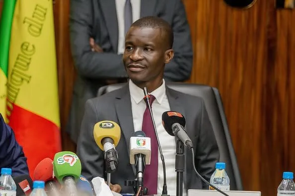 le chef de la DIC et le commissaire spécial de l’AIBD relevés de leurs fonctions