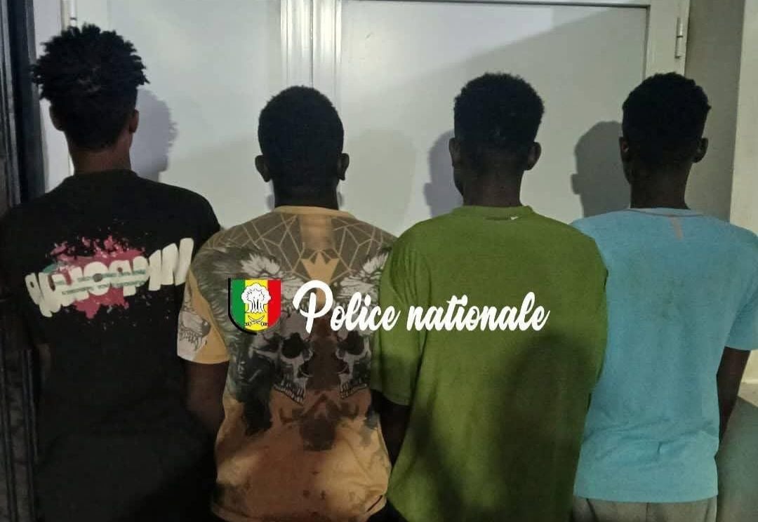 quatre individus arrêtés, dont un voisin de la victime