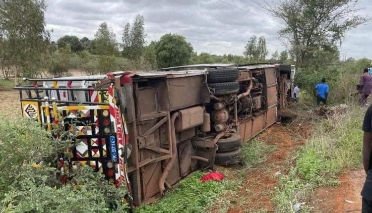 Accident mortel sur l’axe Sinthiou Malème-Koussanar : Un bus se renverse et fait 1 mort et 34 blessés
