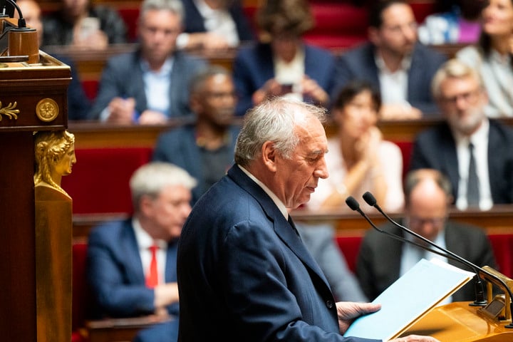 Vote de confiance en France : Fin de mandat pour François Bayrou, balayé par les députés
