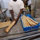 La baguette de pain va passer à une hausse de 50 Fcfa, l&rsquo;État sur le banc des accusés