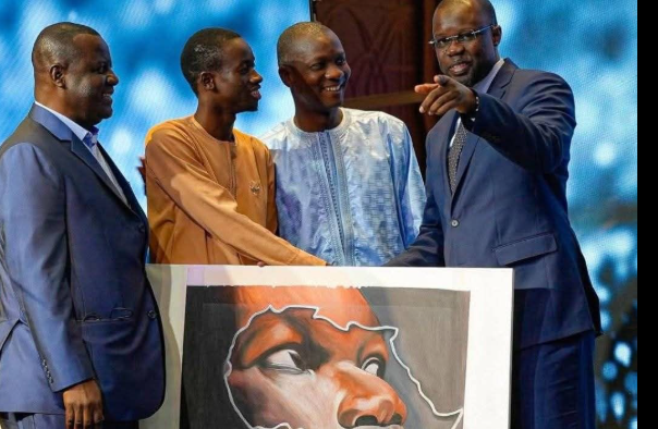 La diaspora sénégalaise de Dubaï honore Ousmane Sonko avec…