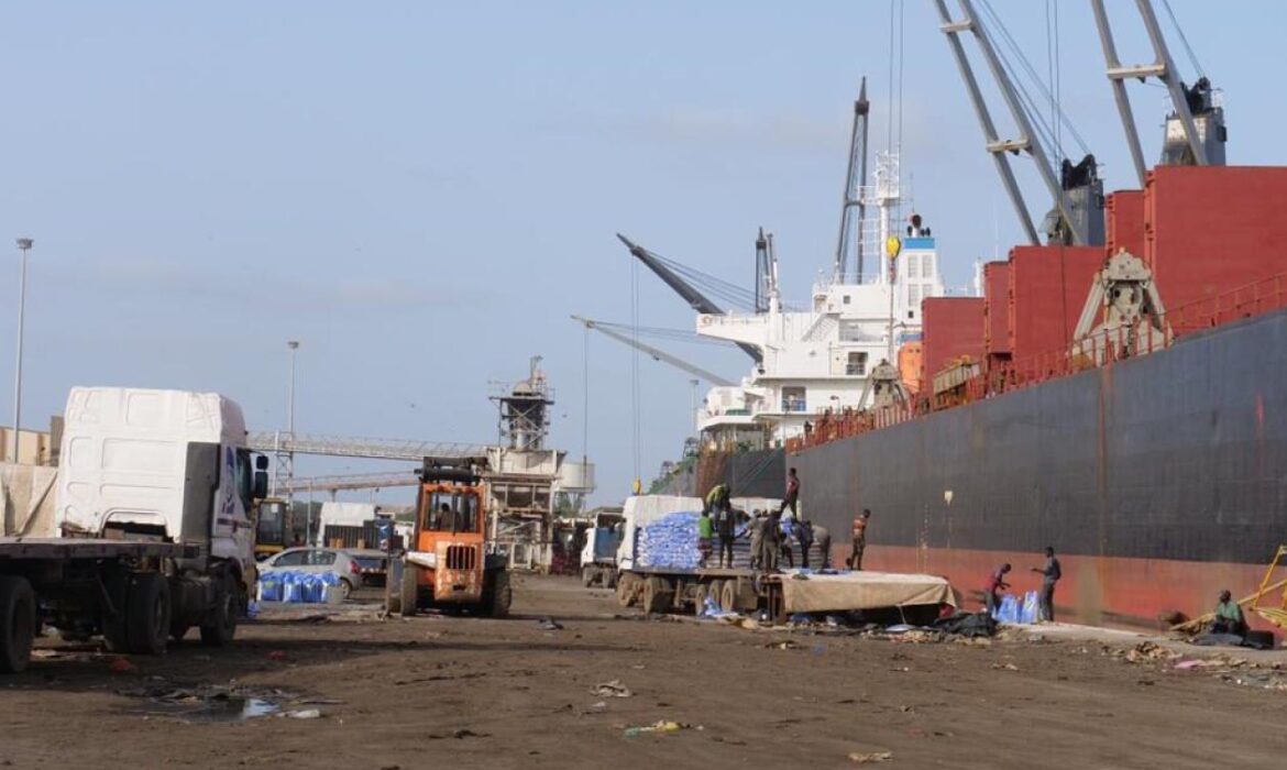 Un navire de 10 000 tonnes de blé américain accoste au Port autonome de Dakar