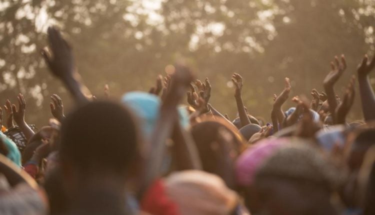 Le gouverneur interdit les cérémonies familiales sur la voie publique et annonce des sanctions (communiqué)