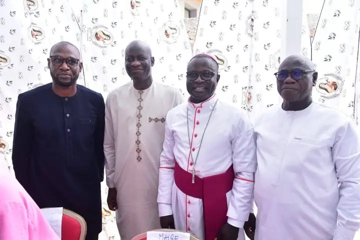 Le Maire Abass Fall en parfaite communion avec la communauté paroissiale de Saint-Thérèse de Grand-Dakar