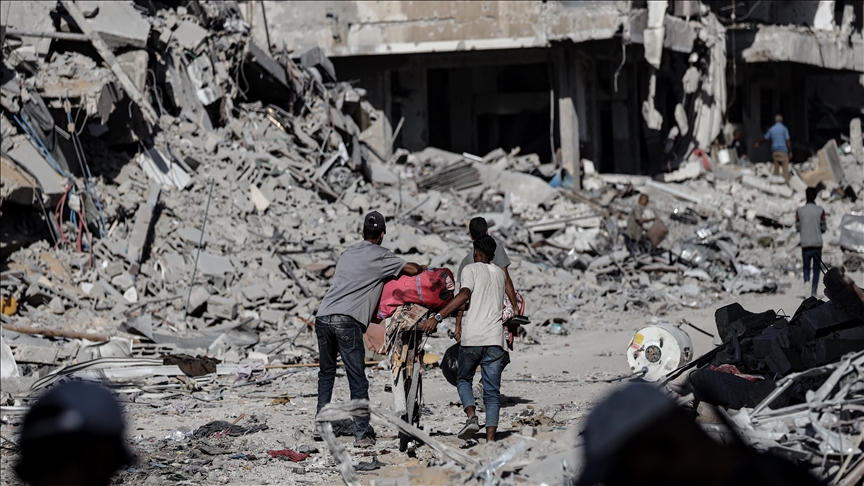 Des milliers de Palestiniens retournent dans des villes en ruines après le retrait israélien