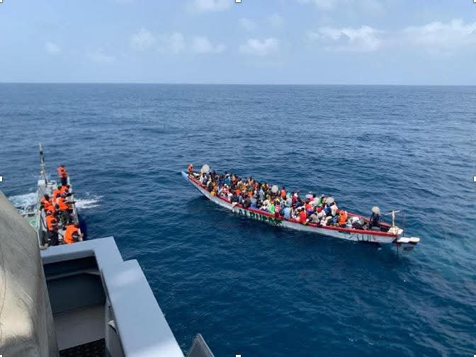 La Marine nationale met fin au voyage de 123 migrants au large de Sangomar