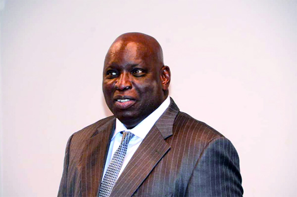 Ses avocats obtiennent le report de l’audience en France