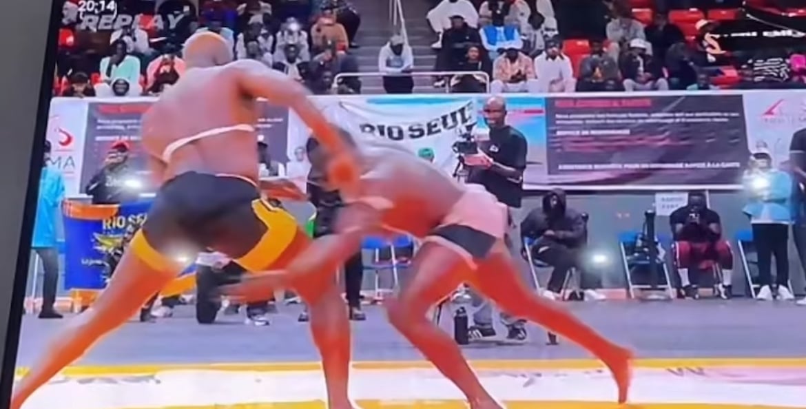 Grosse surprise dans le combat Amanékh vs Coach Bakary (vidéo)