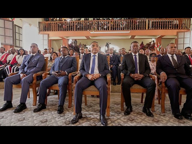 un gouvernement de transition formé avec 28 ministres