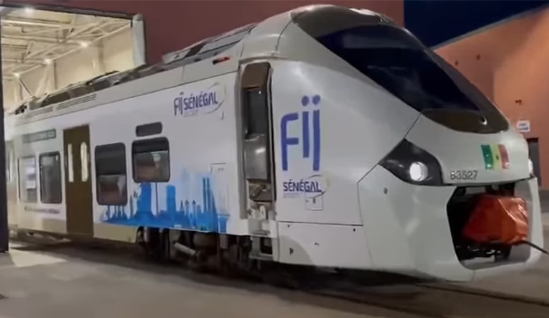 Le TER habillé aux couleurs du Forum « Invest in Sénégal » (vidéo)