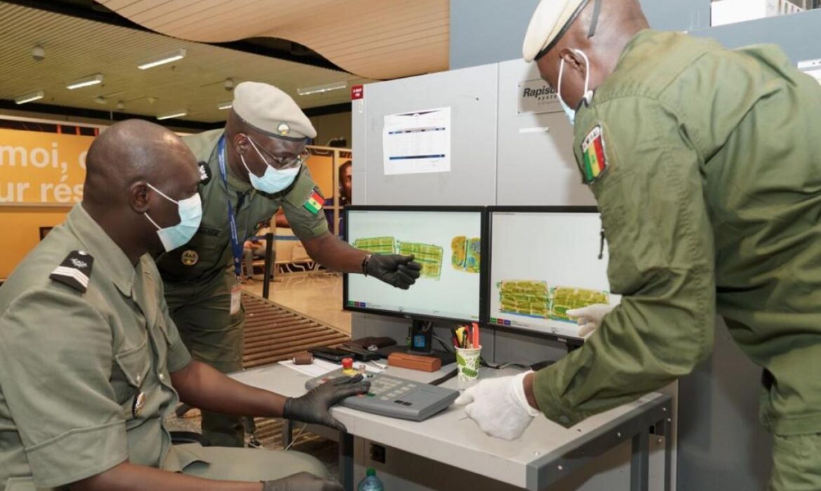 Saisie de 32,7 kg de haschich à l’AIBD, un trafiquant interpellé