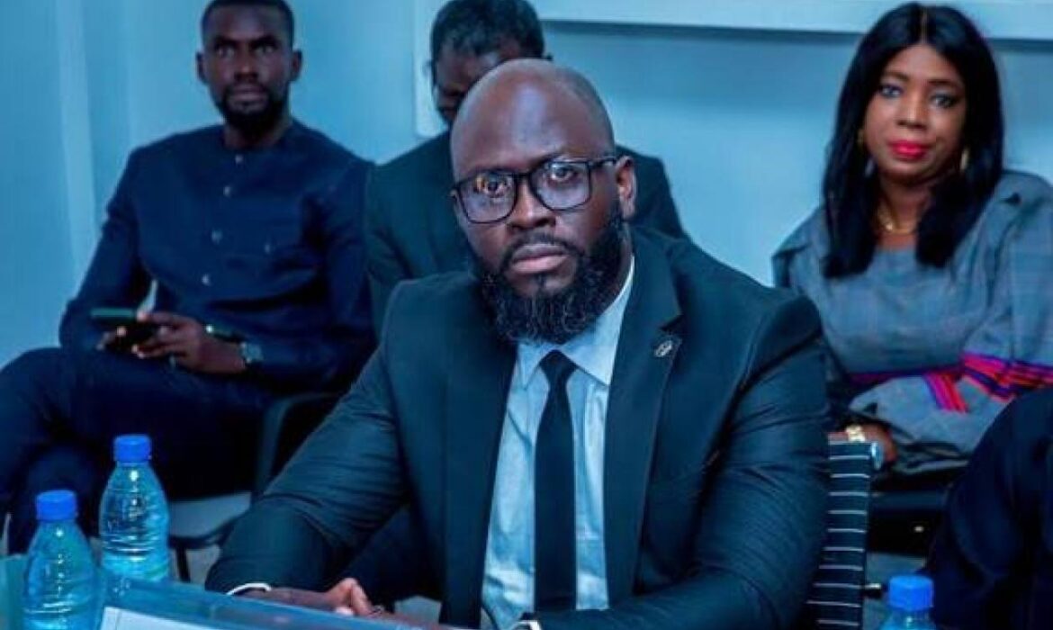 Babo Amadou Ba dénonce des « manipulations » et des crédits secrets