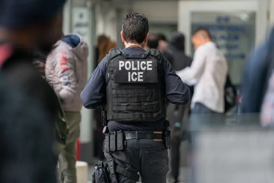 les trois candidats à la mairie dénoncent une opération de la police de l’immigration (ICE)