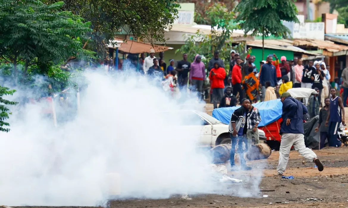 La présidente investie, malgré les violences électorales ayant fait des centaines de morts