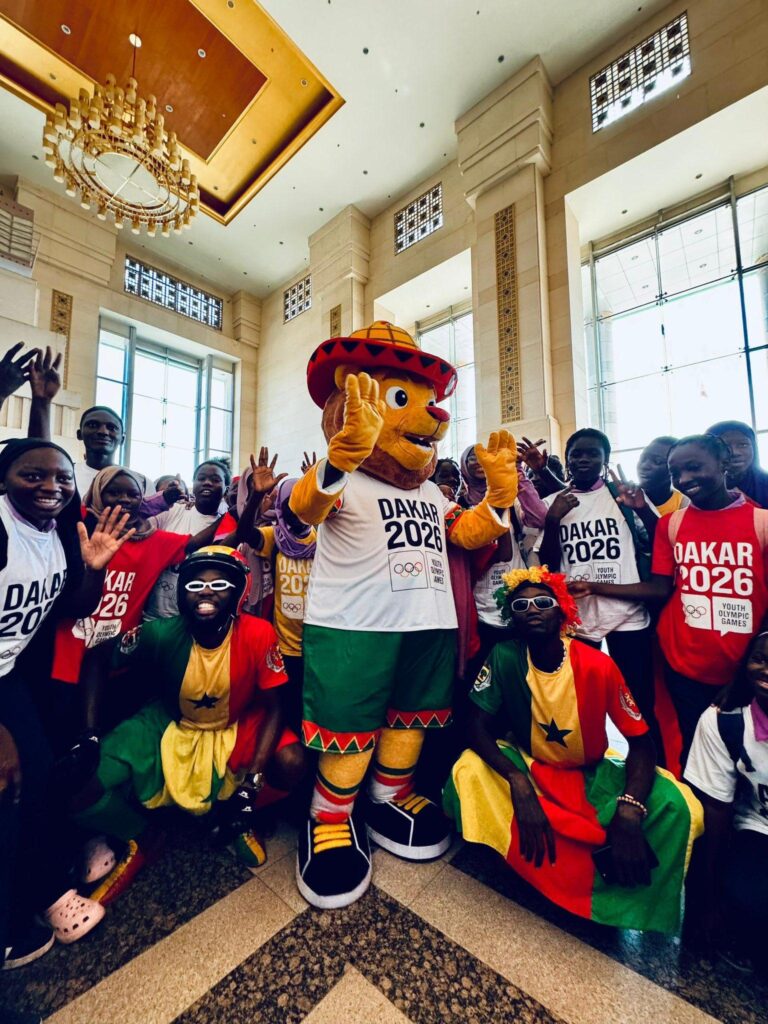 Qui est derrière la mascotte ? Les spéculations autour de Mame Balla Mbow enflamment les réseaux sociaux