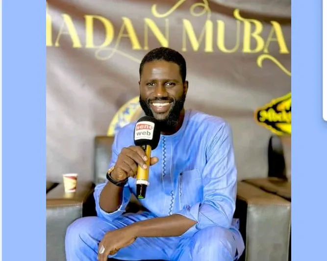 Sénégal – Inculpé pour offense, le chroniqueur Ameth Ndoye placé sous bracelet électronique