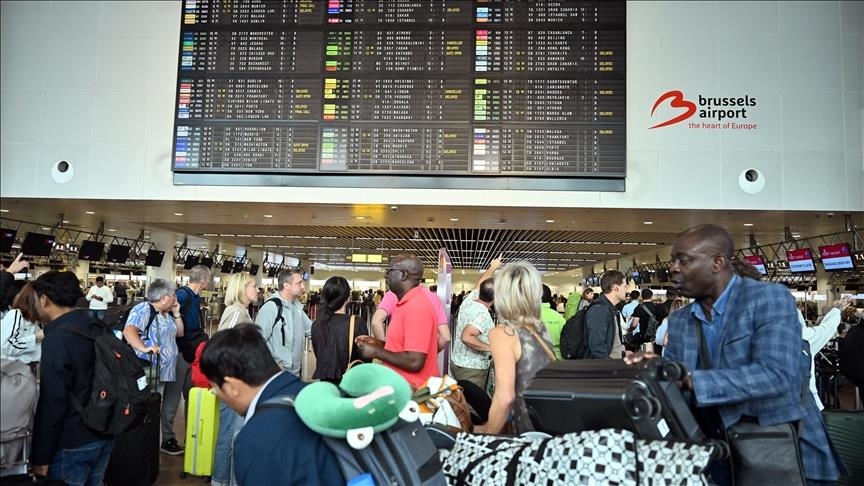Des drones paralysent l’aéroport de Bruxelles, le Conseil national de sécurité convoqué d’urgence