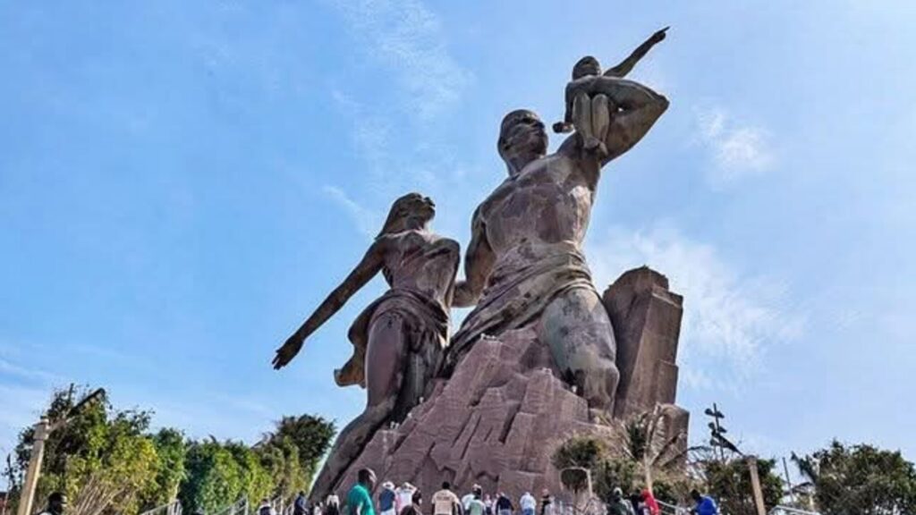 Les marchés sanctionnent la position de Sonko, le pays au bord du défaut