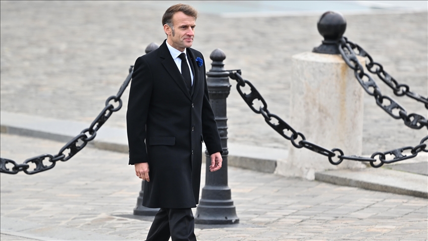 Emmanuel Macron rend hommage aux 130 victimes des attentats du 13 novembre 2015