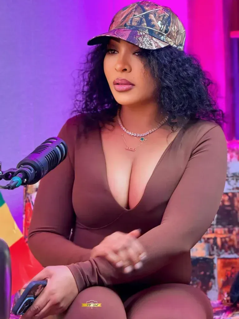 Sénégal – En combinaison noire moulante, Viviane Chidid séduit la toile avec une nouvelle allure captivante (Photos)