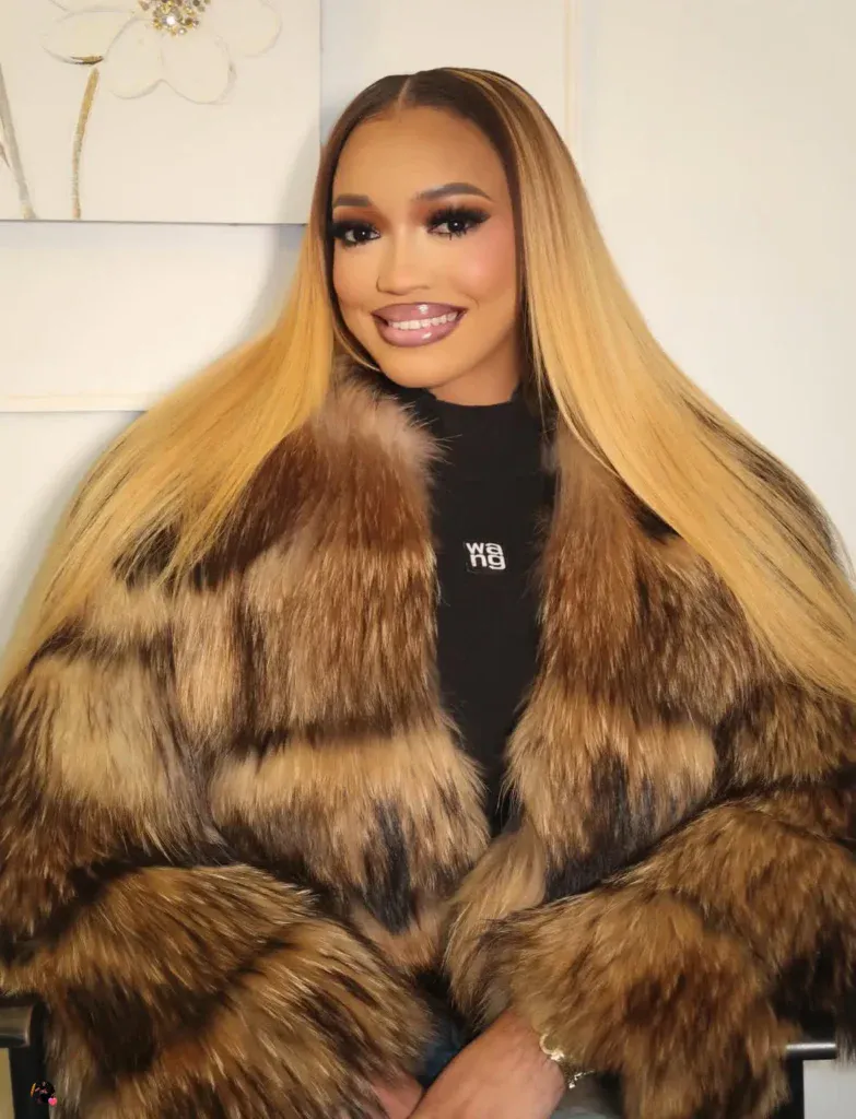 Fatel Sow s’affiche dans un luxueux manteau en fourrure pour son look d’hiver (Photo)