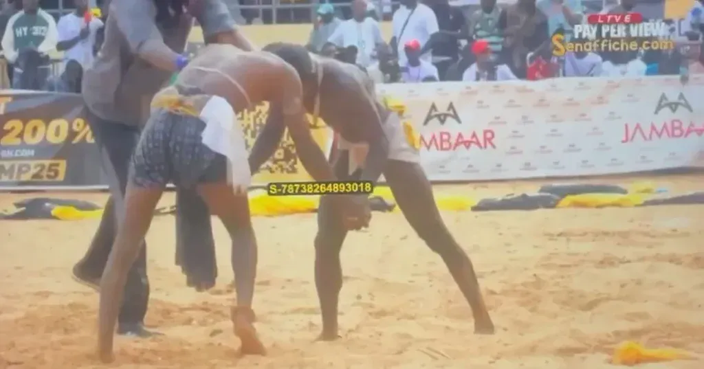 Un combat sans saveur, Fils de Noiro s’impose face à Jeunesse par avertissements (Vidéo)